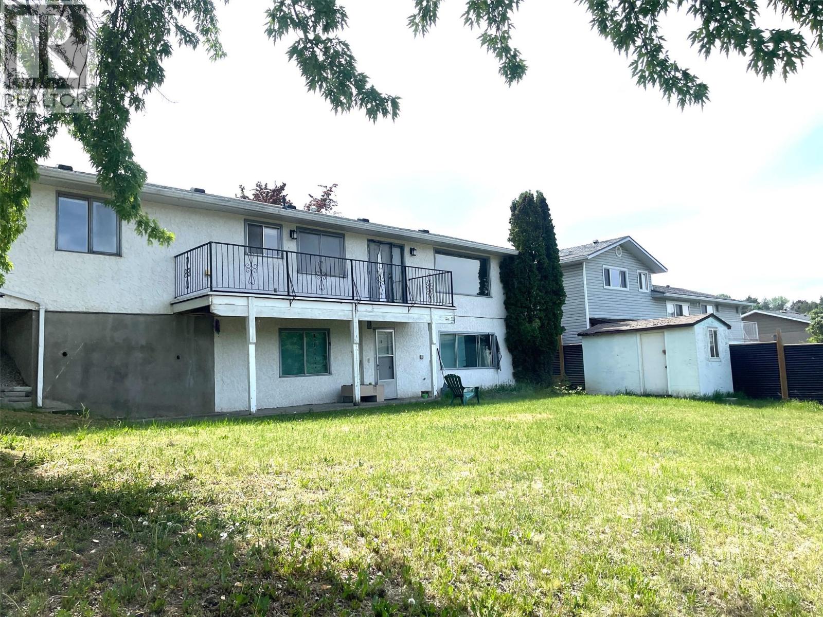 3805 22 Avenue - 12