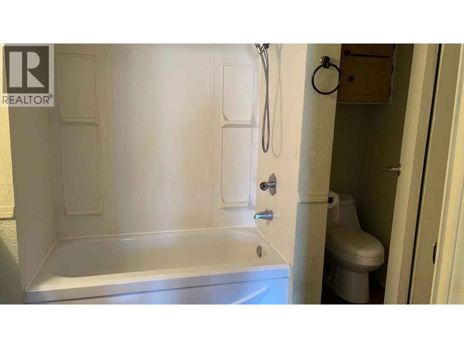 3805 22 Avenue - 8