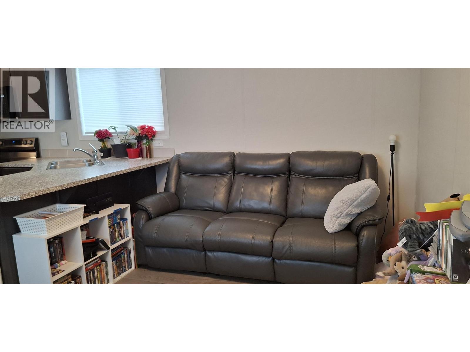 #10 235 Aylmer Road - 5