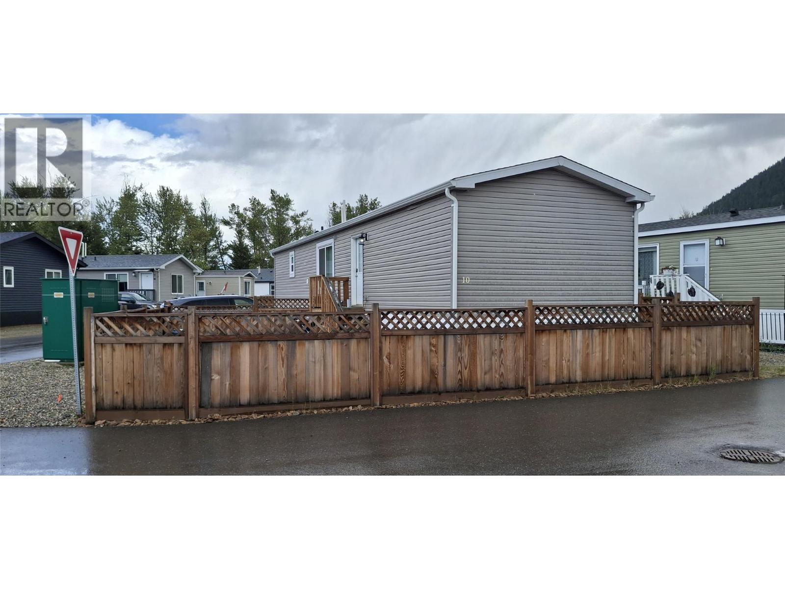#10 235 Aylmer Road - 15