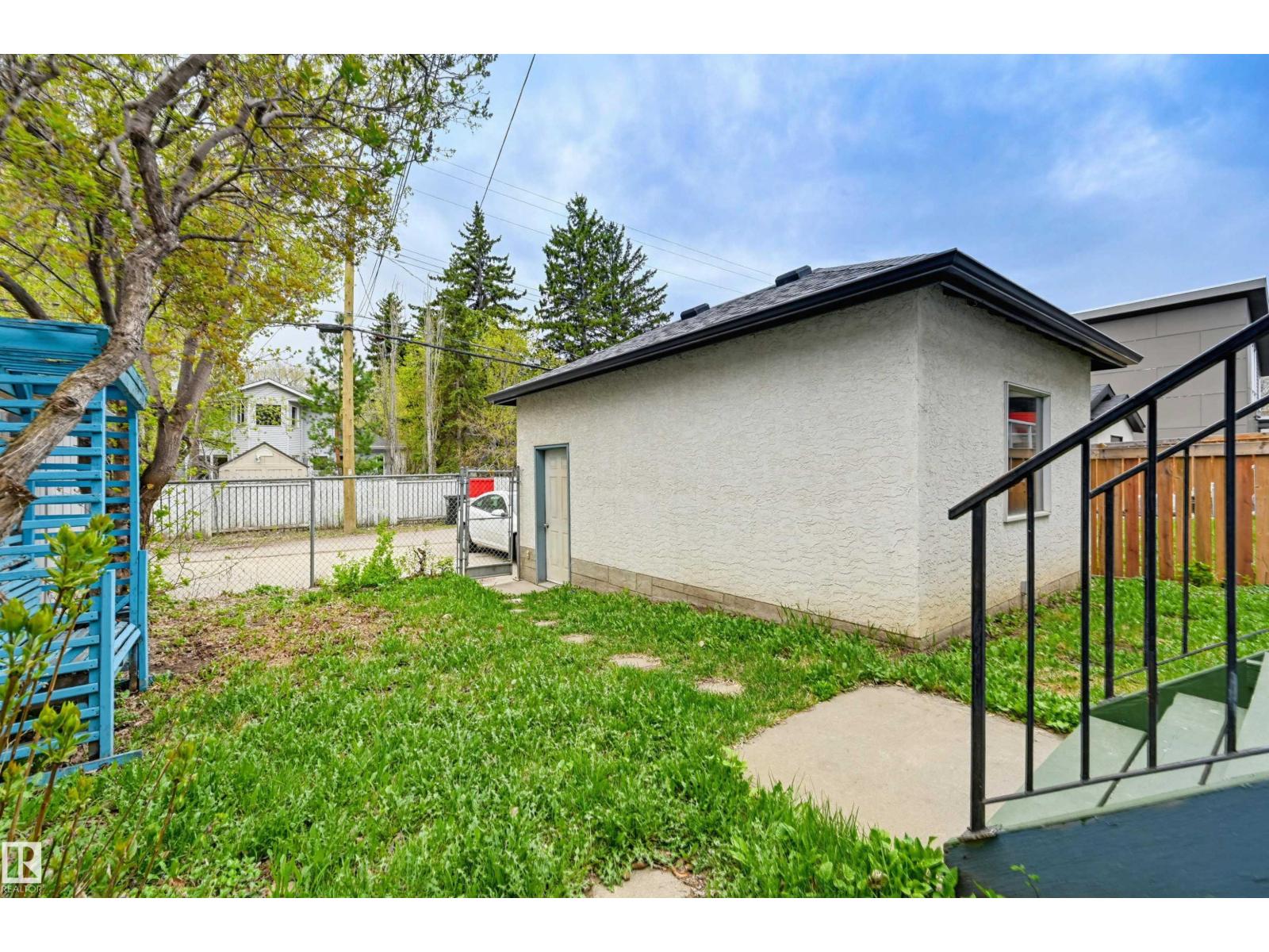 11107 UNIVERSITY AV NW - 31
