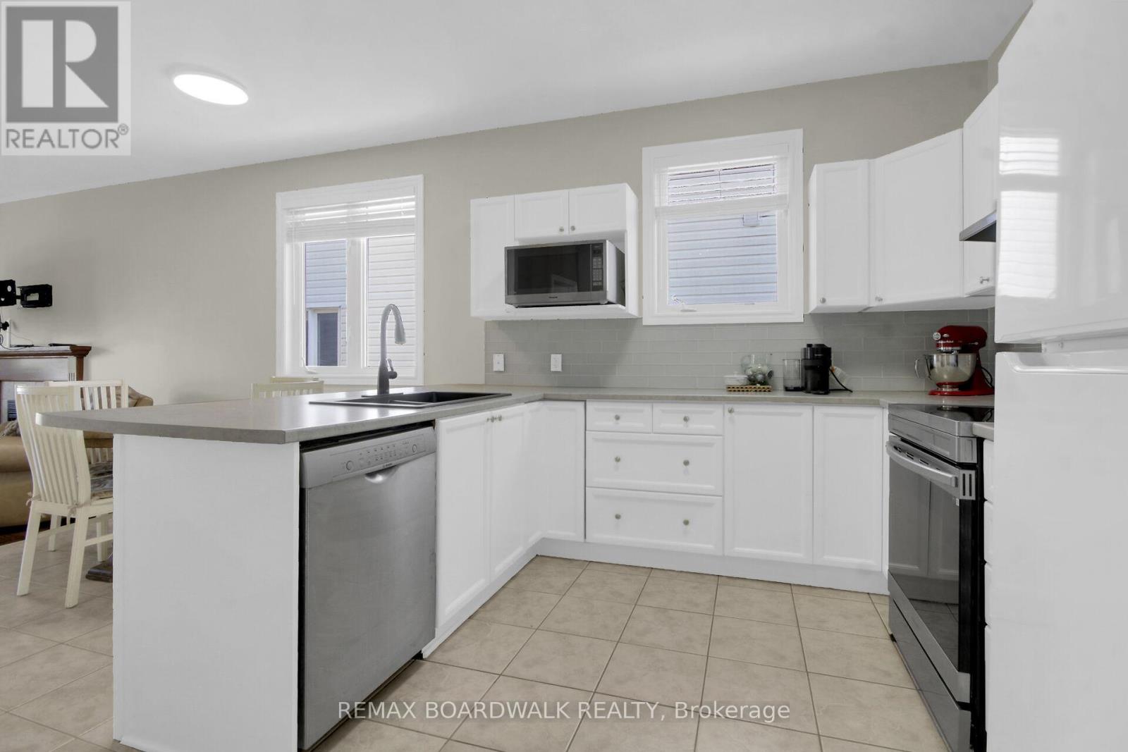 48 MARICONA WAY - 13