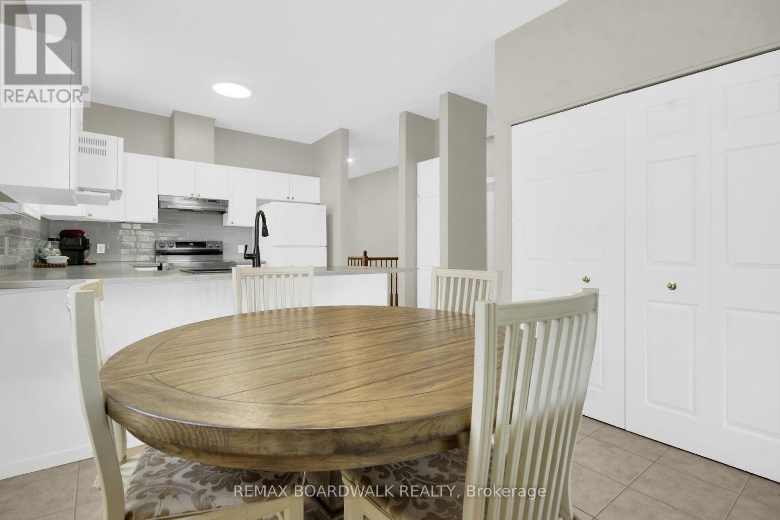 48 MARICONA WAY - 20