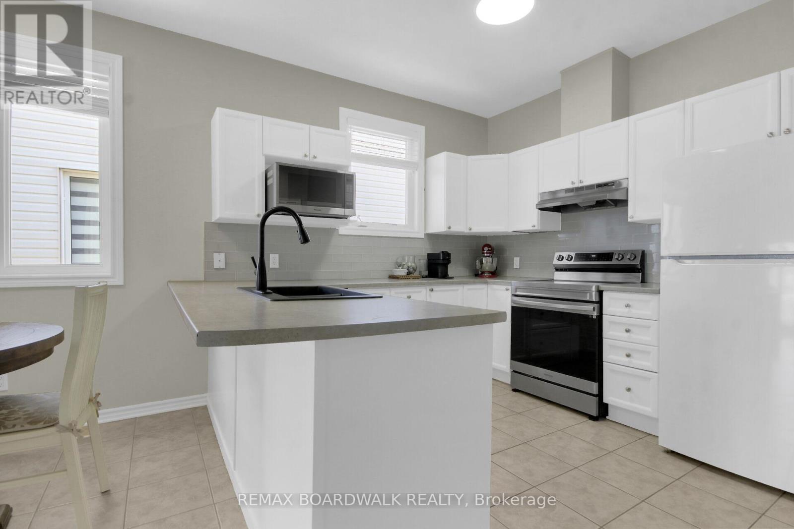 48 MARICONA WAY - 14