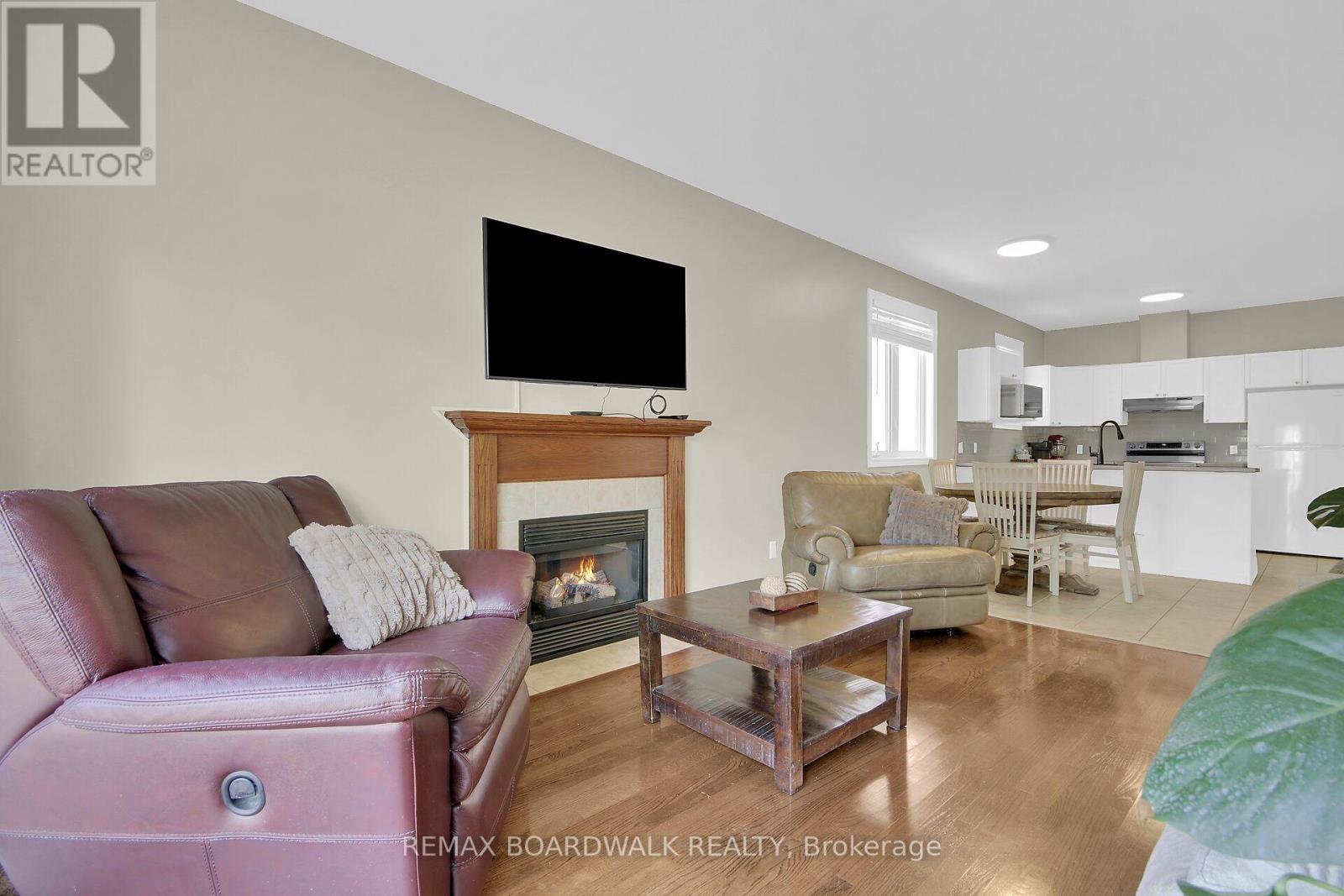 48 MARICONA WAY - 24