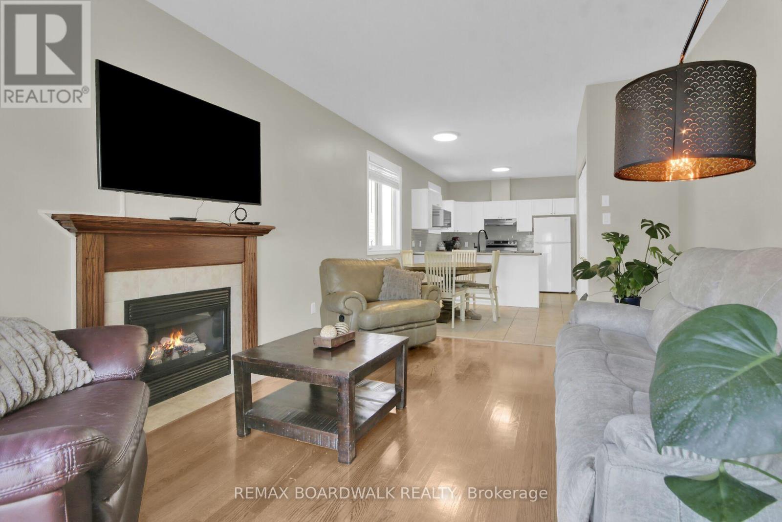 48 MARICONA WAY - 25