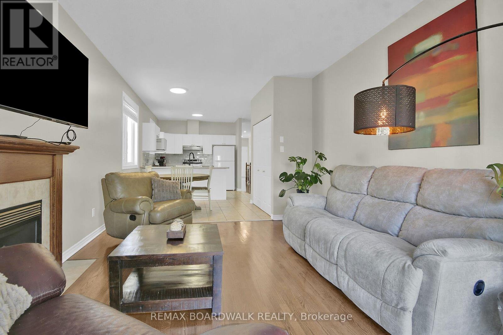 48 MARICONA WAY - 23