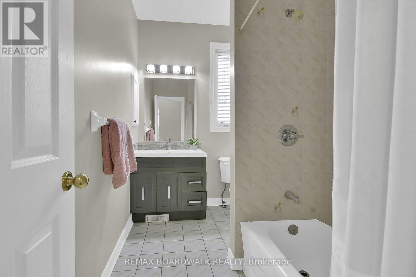 48 MARICONA WAY - 37