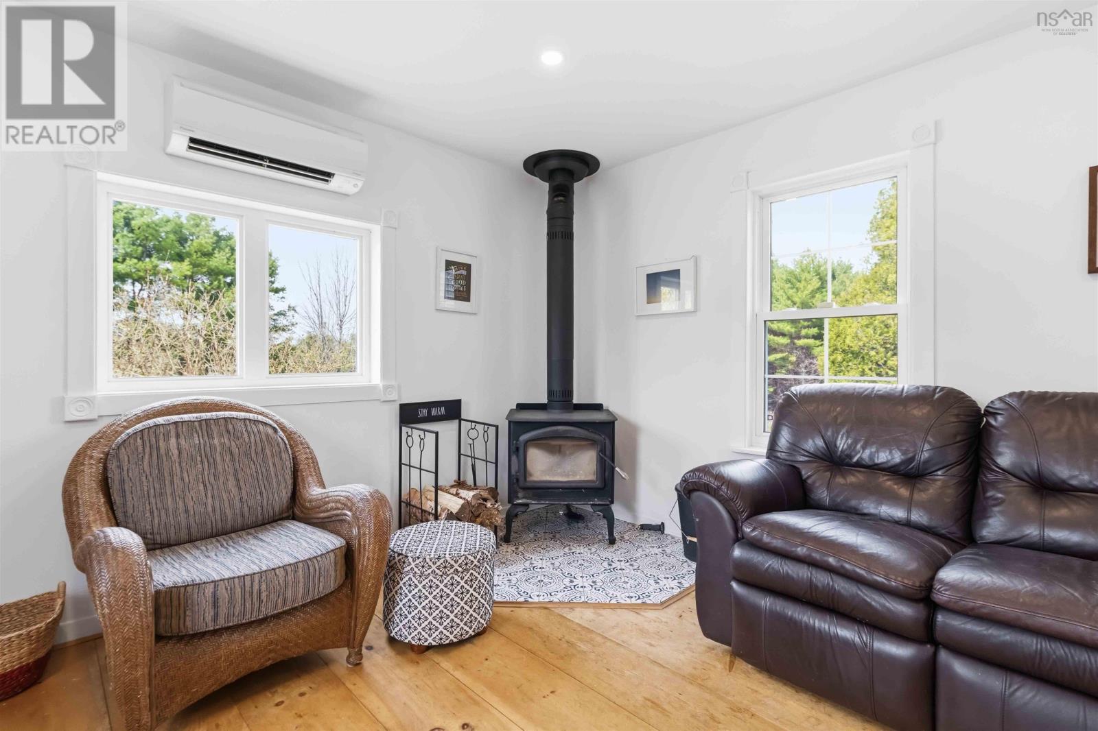 Property 20 of 49 of 2557 Cornwall Road Road