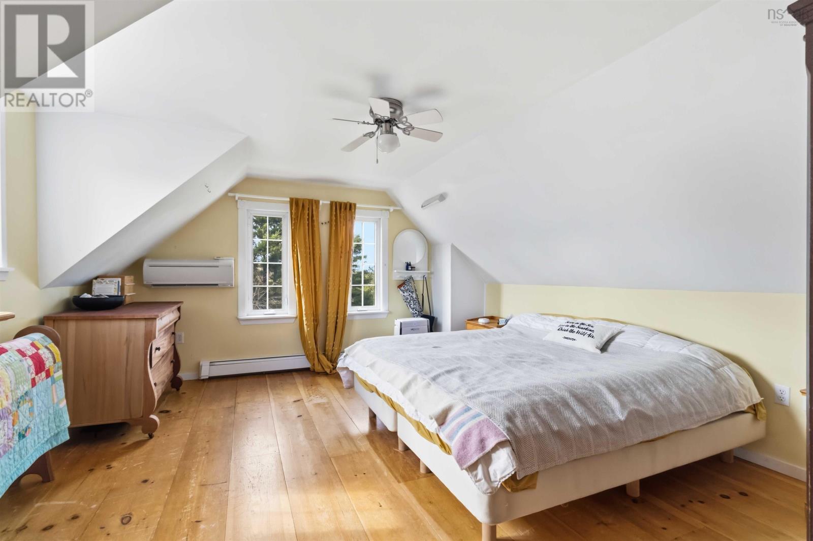 Property 33 of 49 of 2557 Cornwall Road Road