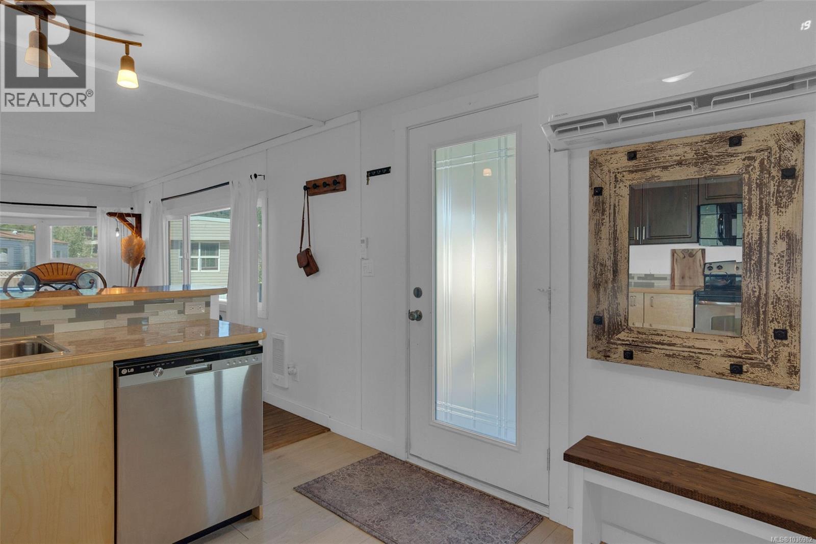 #143 1753 Cecil St - 10