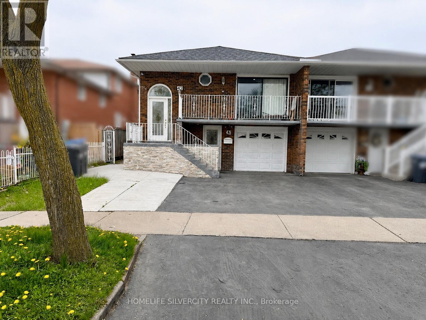 42 ROYAL SALISBURY WAY - 1
