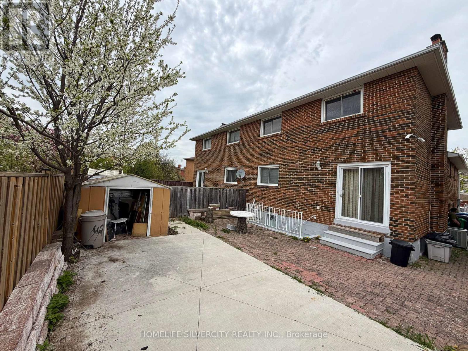 42 ROYAL SALISBURY WAY - 41