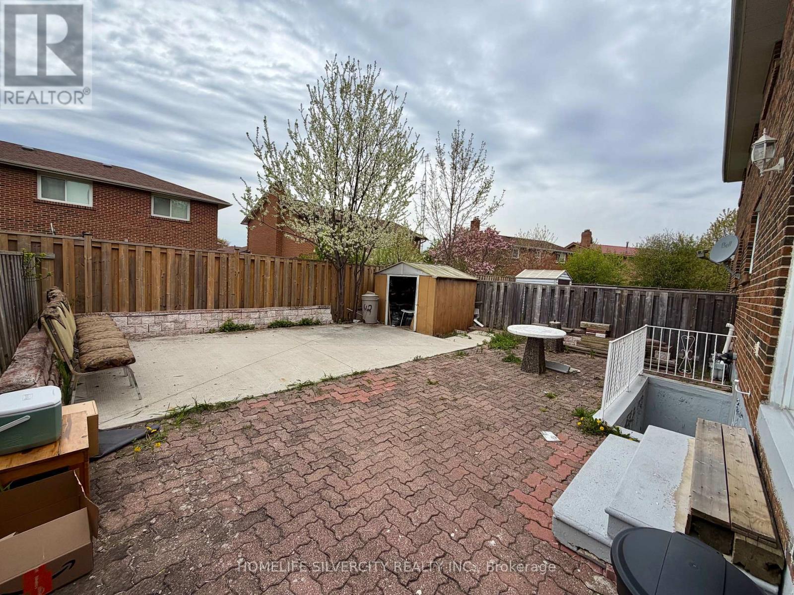 42 ROYAL SALISBURY WAY - 42