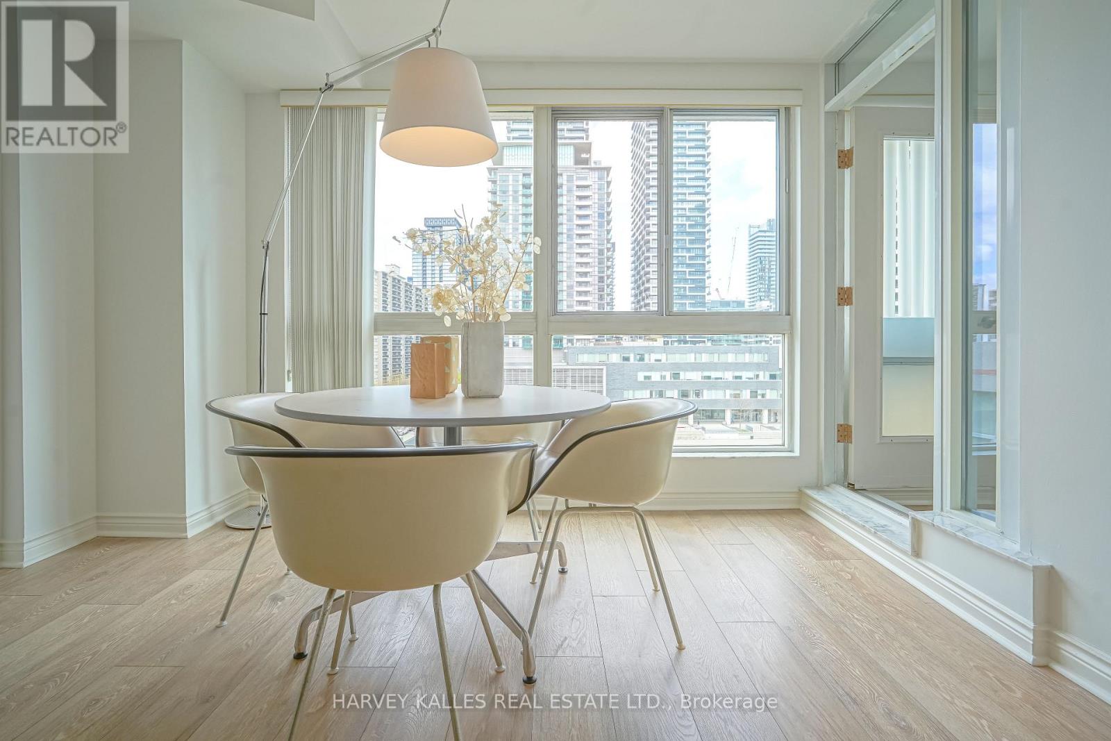 Listing photo of 609 - 7 BROADWAY AVENUE
