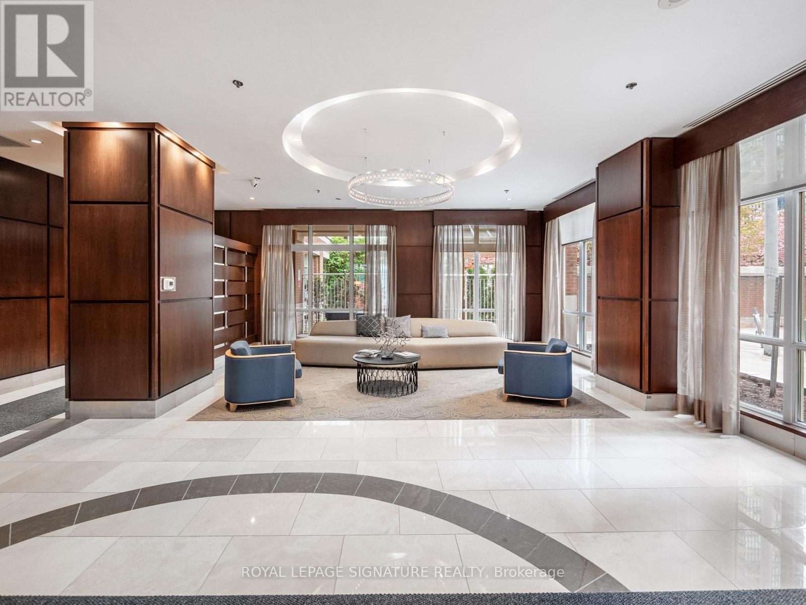 #1907 100 HAYDEN STREET - 44