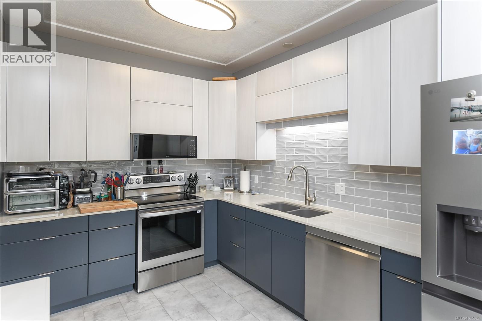 #103 2727 1st St - 4