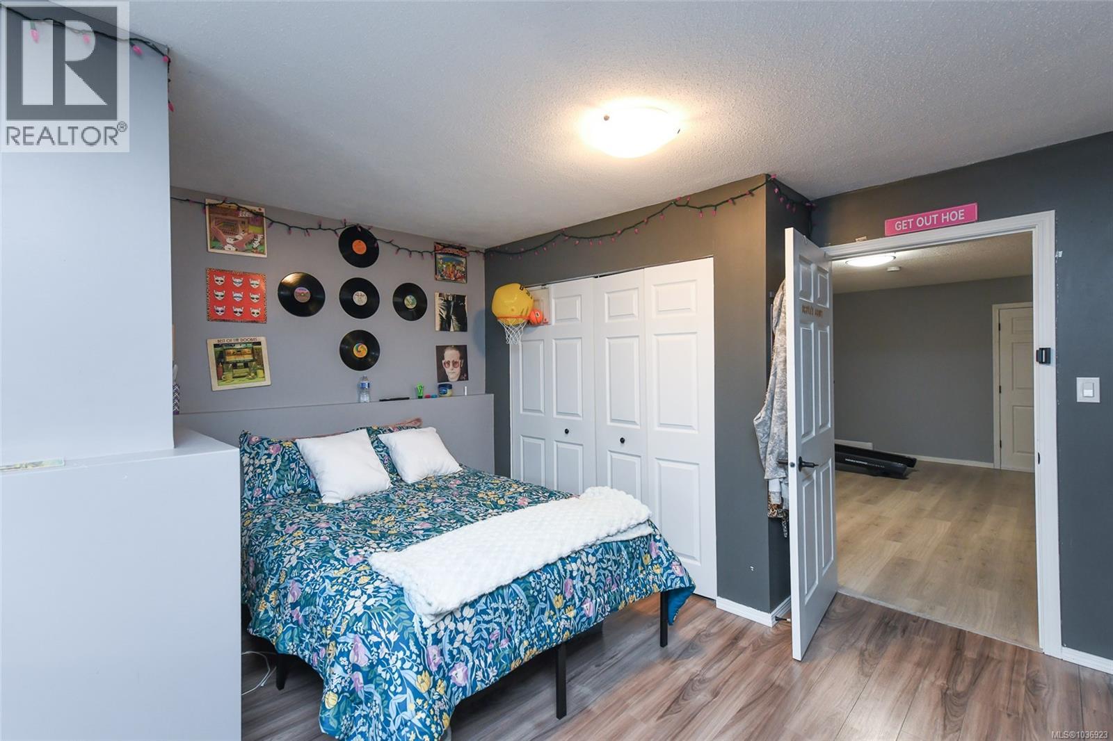 #103 2727 1st St - 33