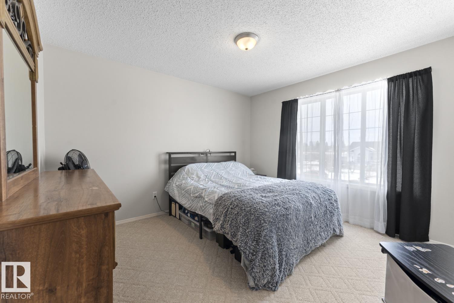 4805 45 ST - 14