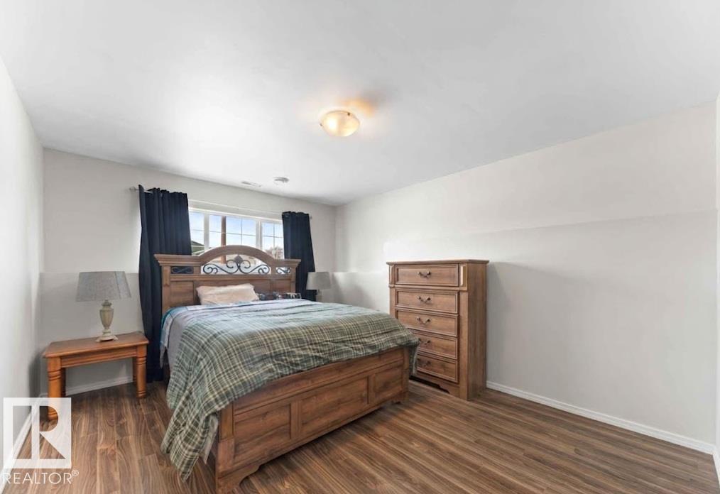 4805 45 ST - 21