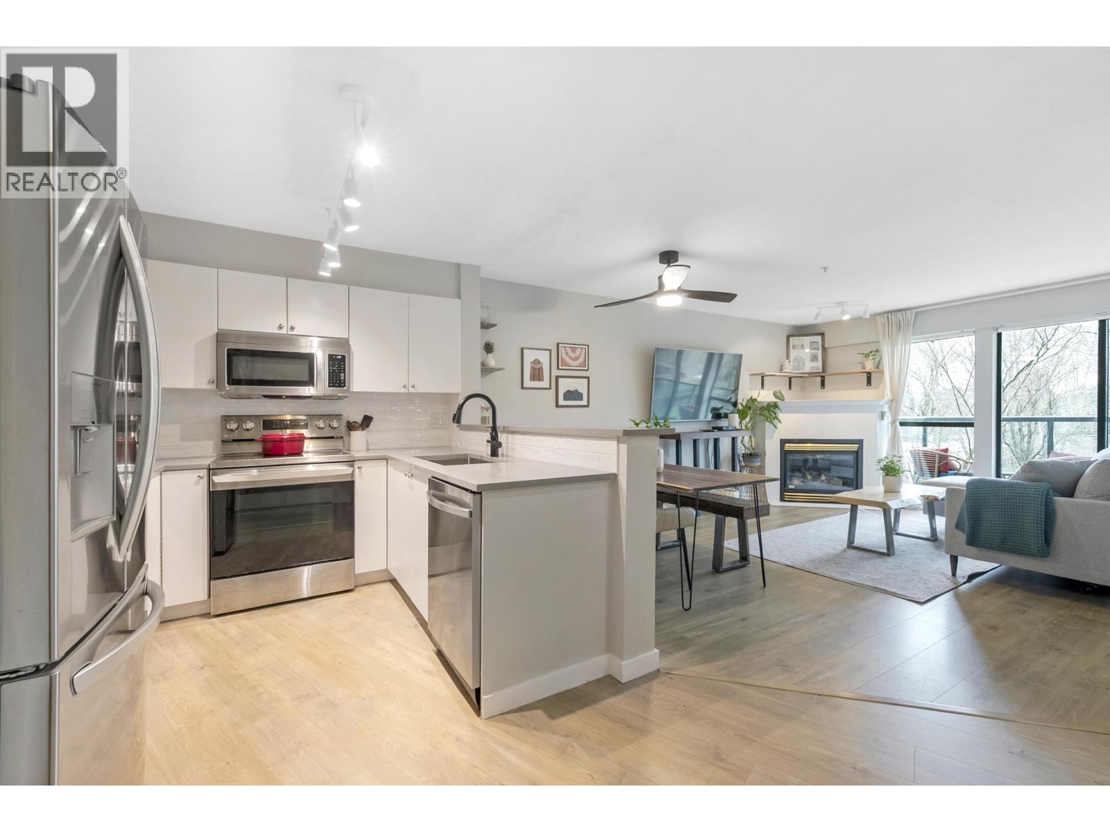 311 225 NEWPORT DRIVE, Port Moody