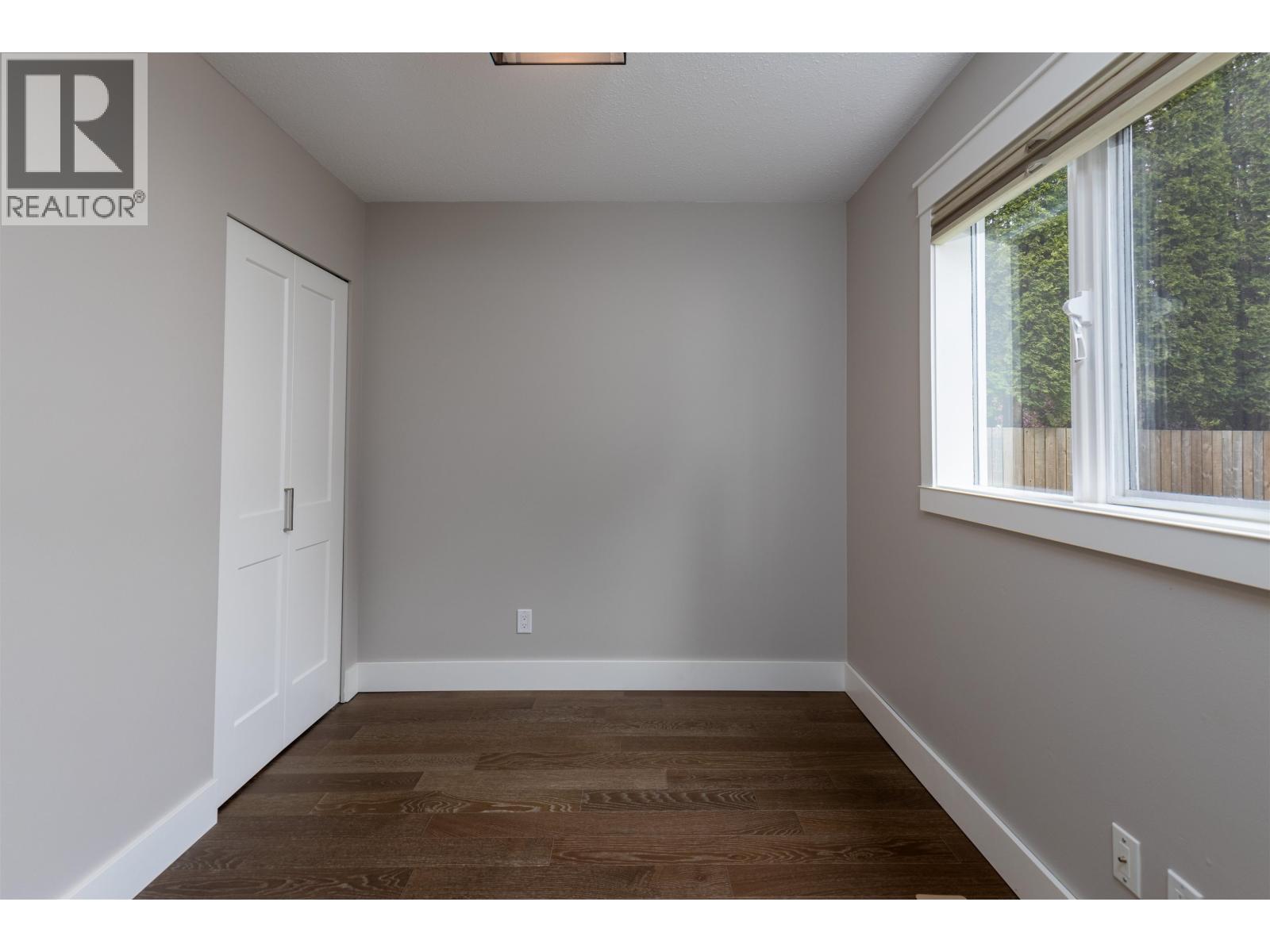 2048 CHURCHILL Drive, Terrace
