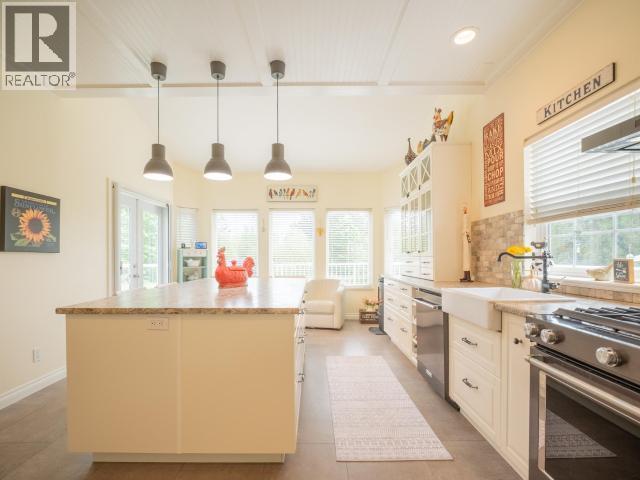 10067 HIGHWAY 101, Powell River
