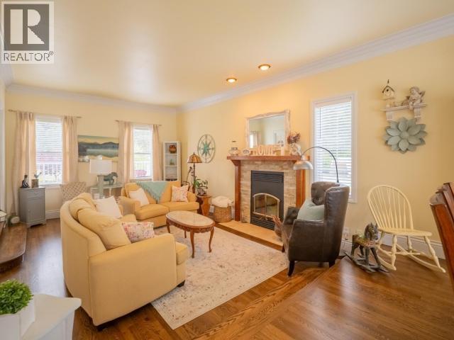 10067 HIGHWAY 101, Powell River
