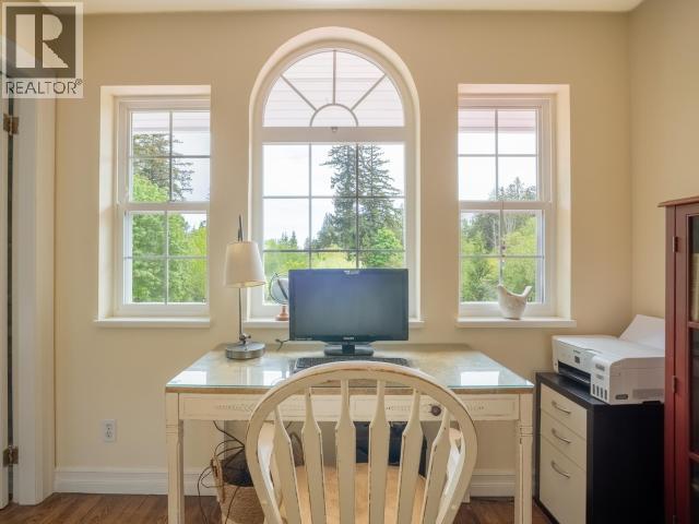 10067 HIGHWAY 101, Powell River