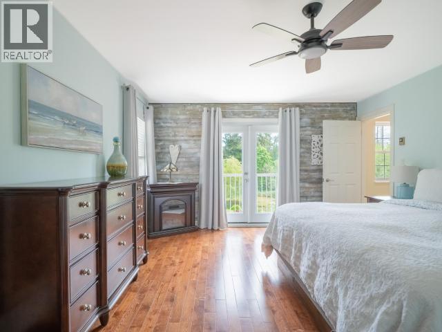 10067 HIGHWAY 101 - 32
