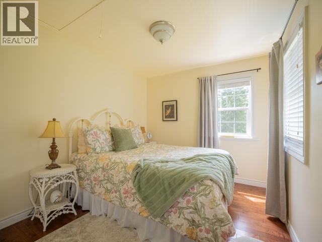10067 HIGHWAY 101, Powell River
