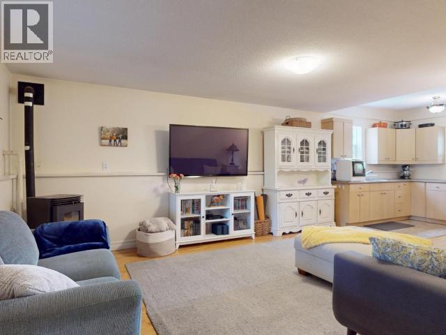 10067 HIGHWAY 101, Powell River