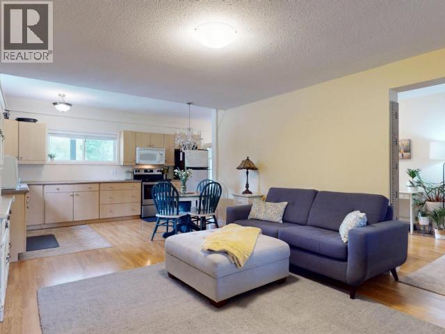 10067 HIGHWAY 101, Powell River
