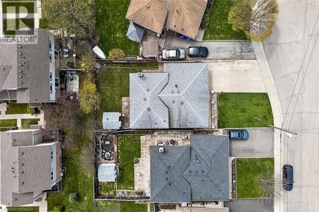 35 RANGEVIEW Court - 39