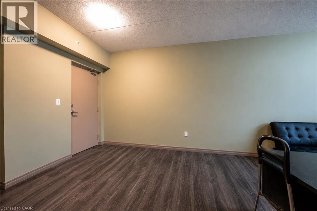 #404 8 HICKORY Street W - 11