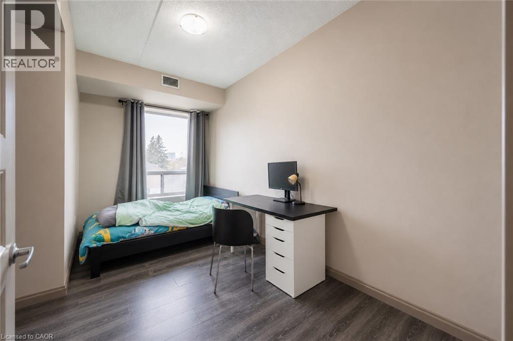#404 8 HICKORY Street W - 13