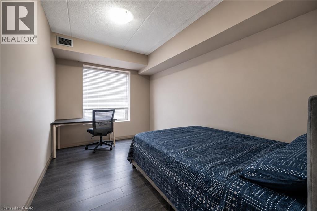 #404 8 HICKORY Street W - 10