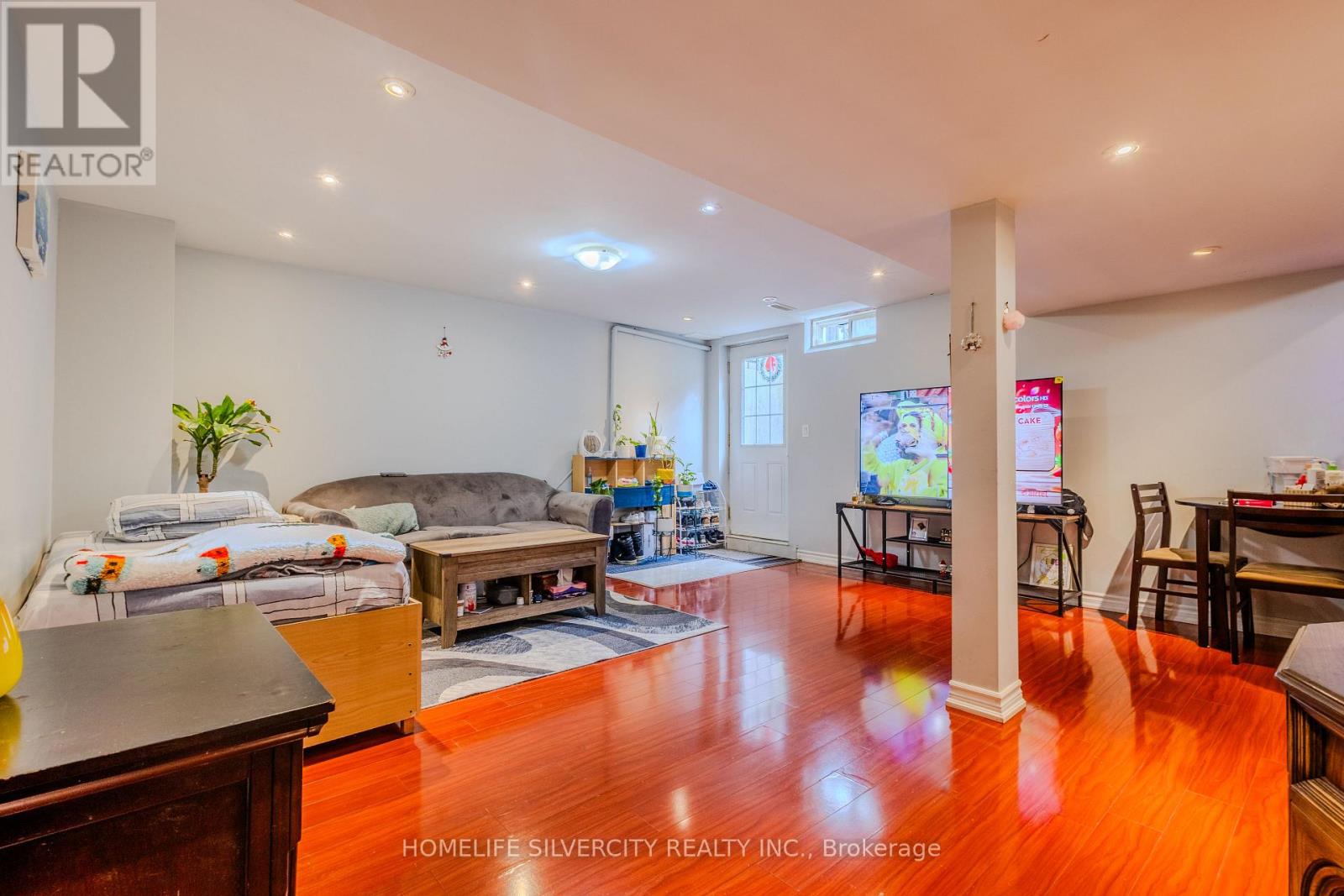 57 SAINTSBURY CRESCENT - 30