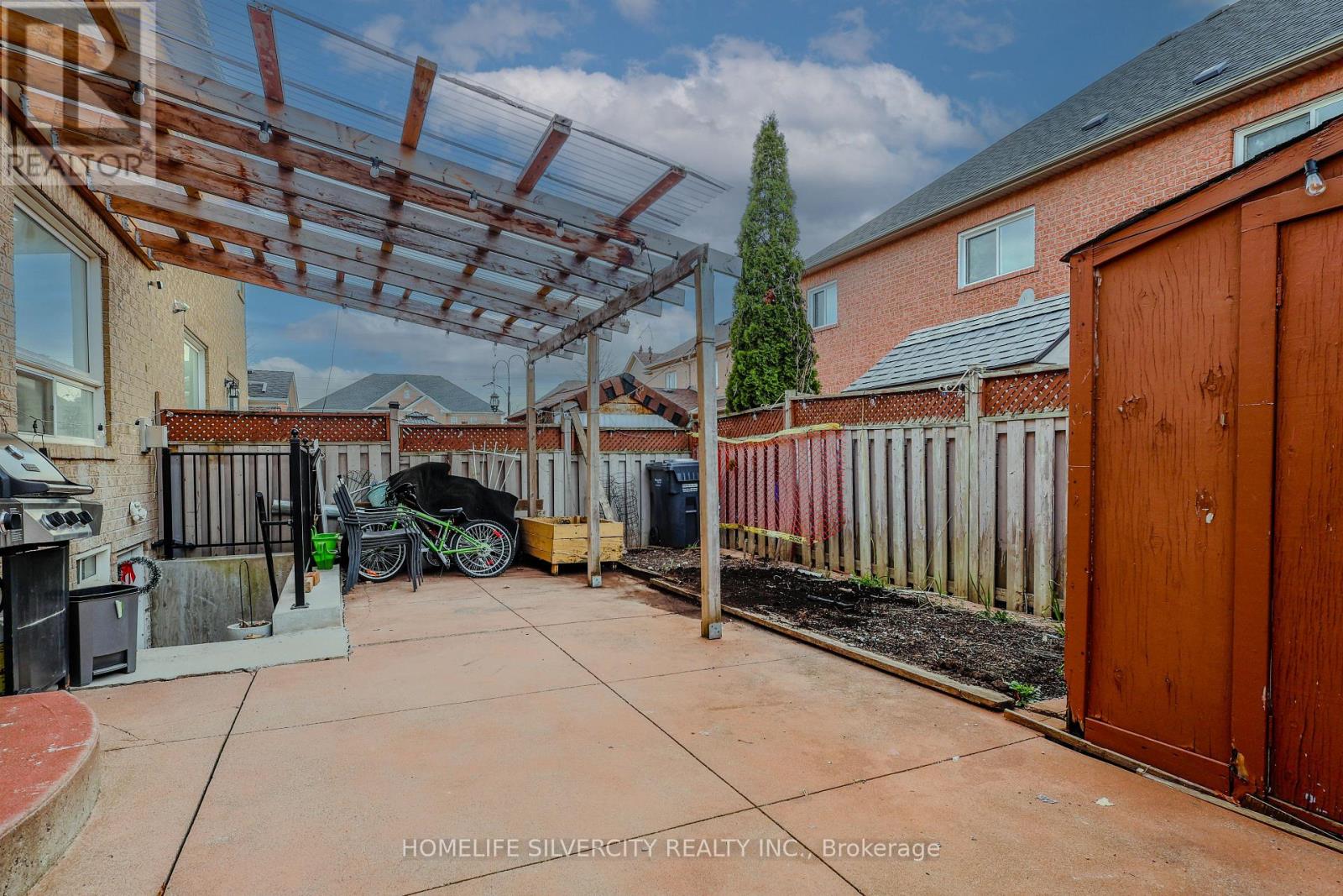 57 SAINTSBURY CRESCENT - 32