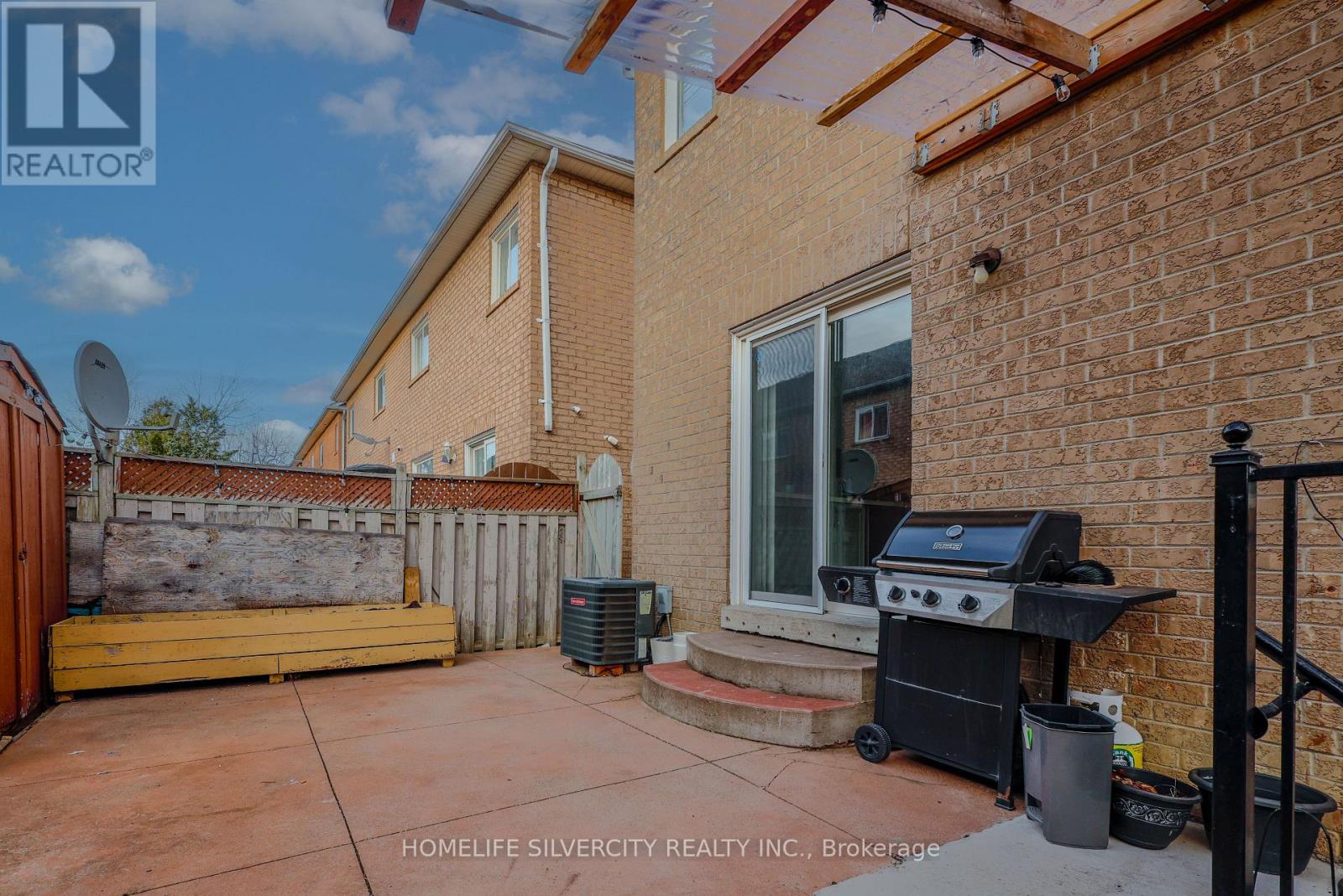 57 SAINTSBURY CRESCENT - 33