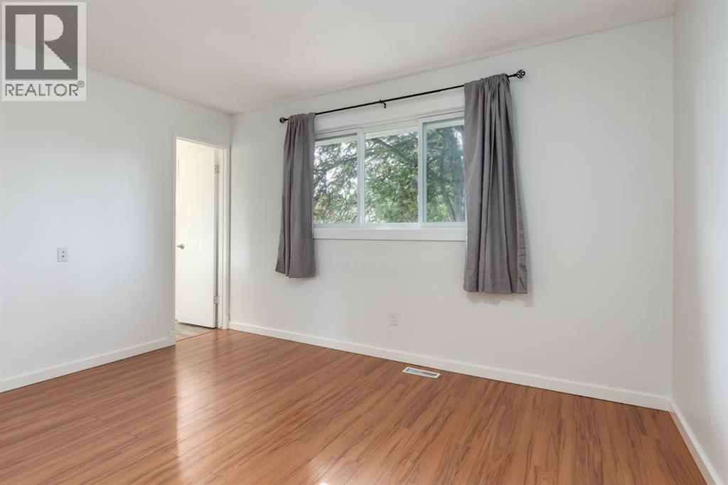 207 Whiteview Bay NE - 14
