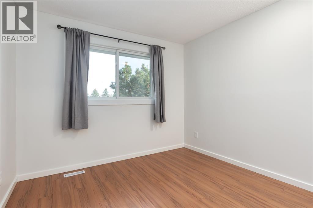 207 Whiteview Bay NE - 19