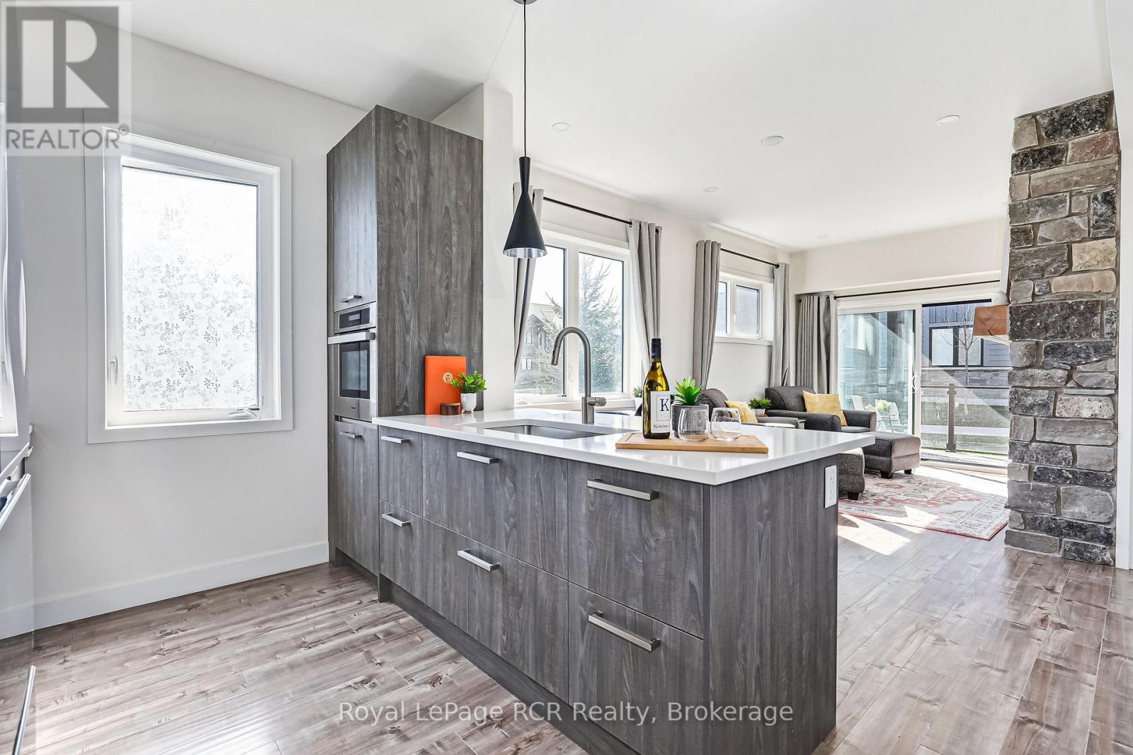 #102 11 BECKWITH LANE - 6