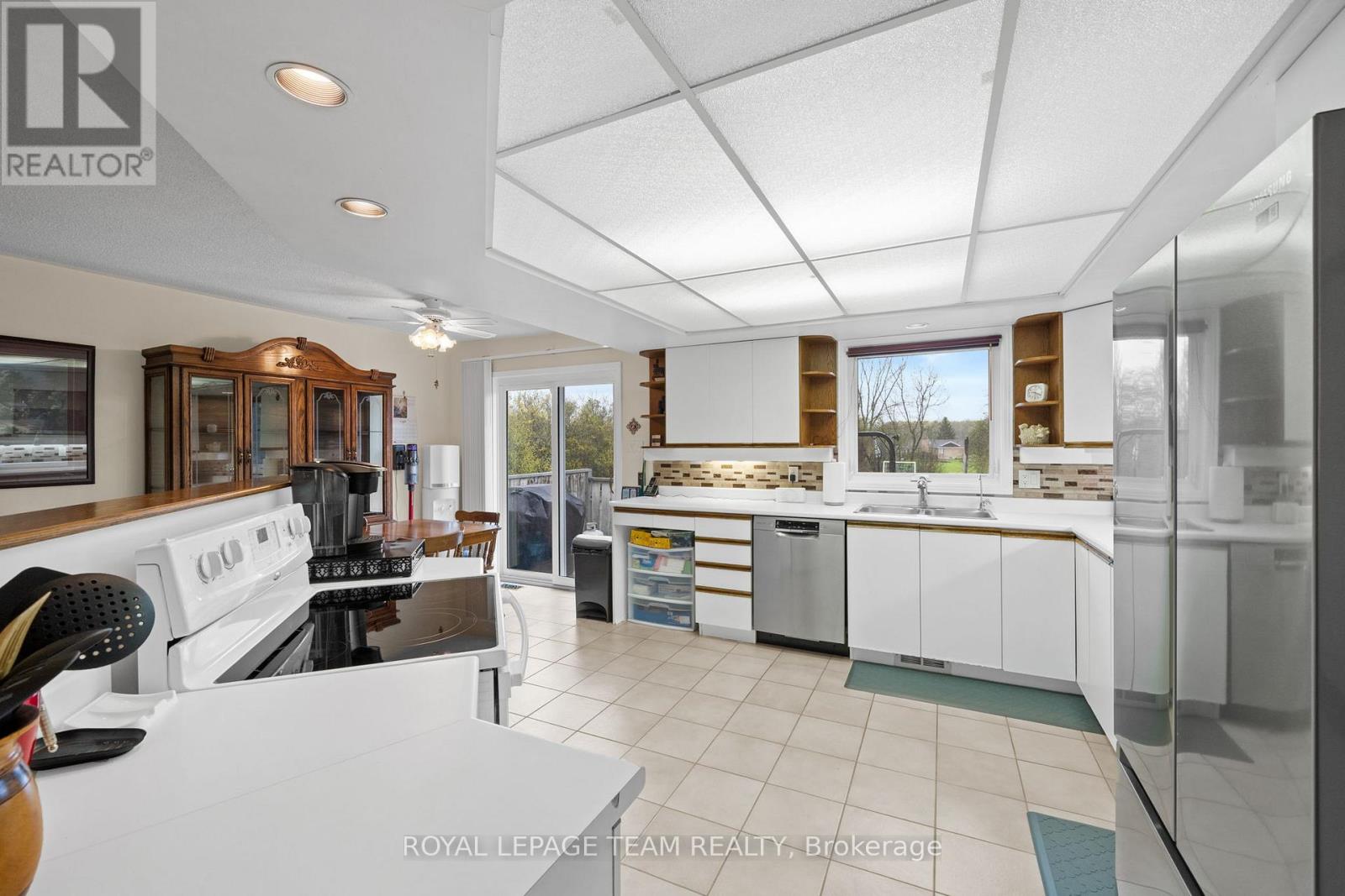 134 TOROK DRIVE - 10
