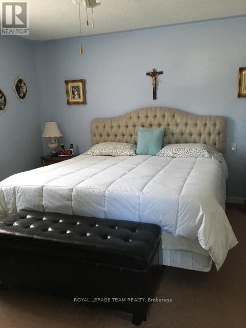 134 TOROK DRIVE - 21