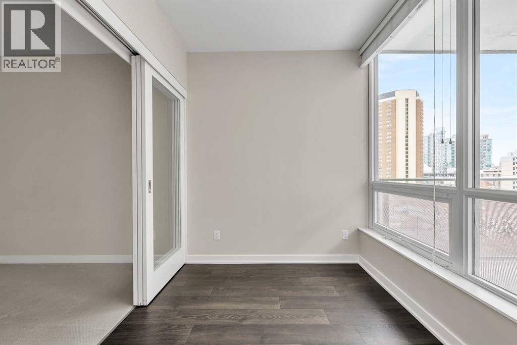 #815 626 14 Avenue SW - 21