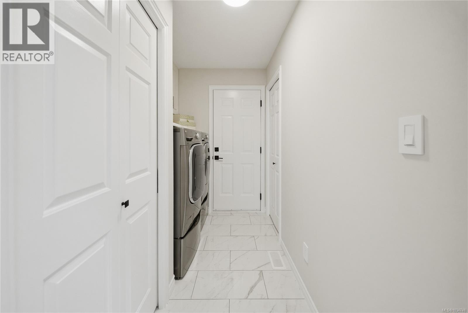 6258 McRobb Ave - 33