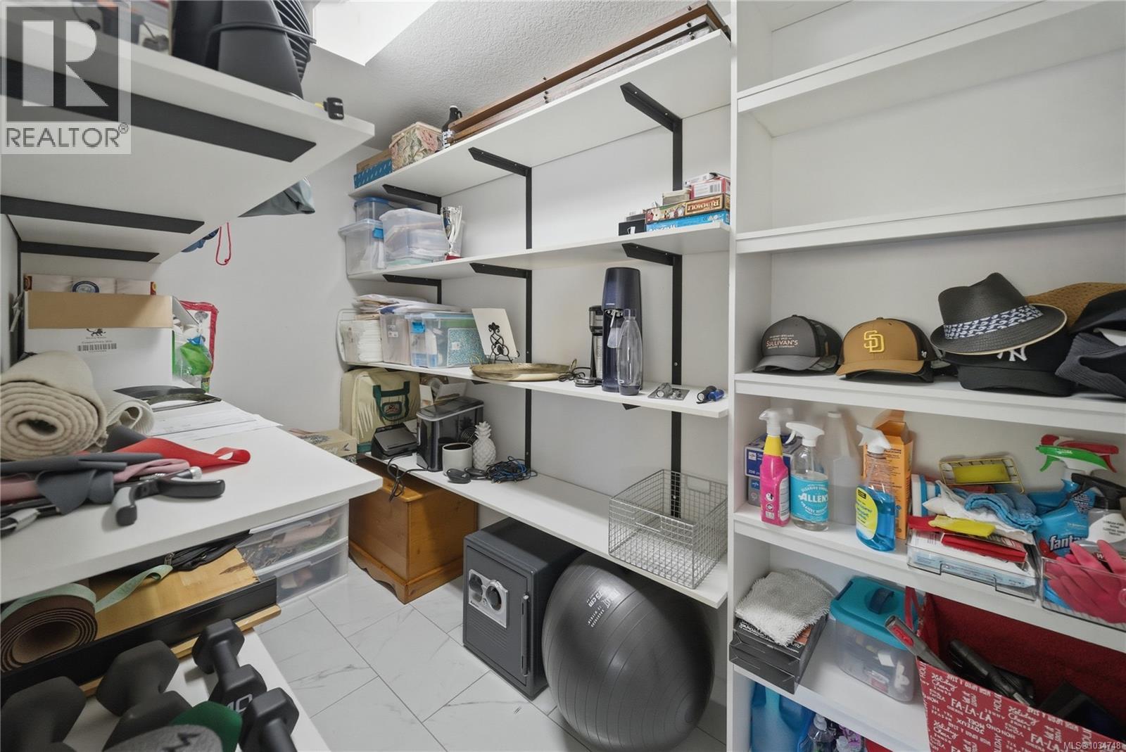 6258 McRobb Ave - 34