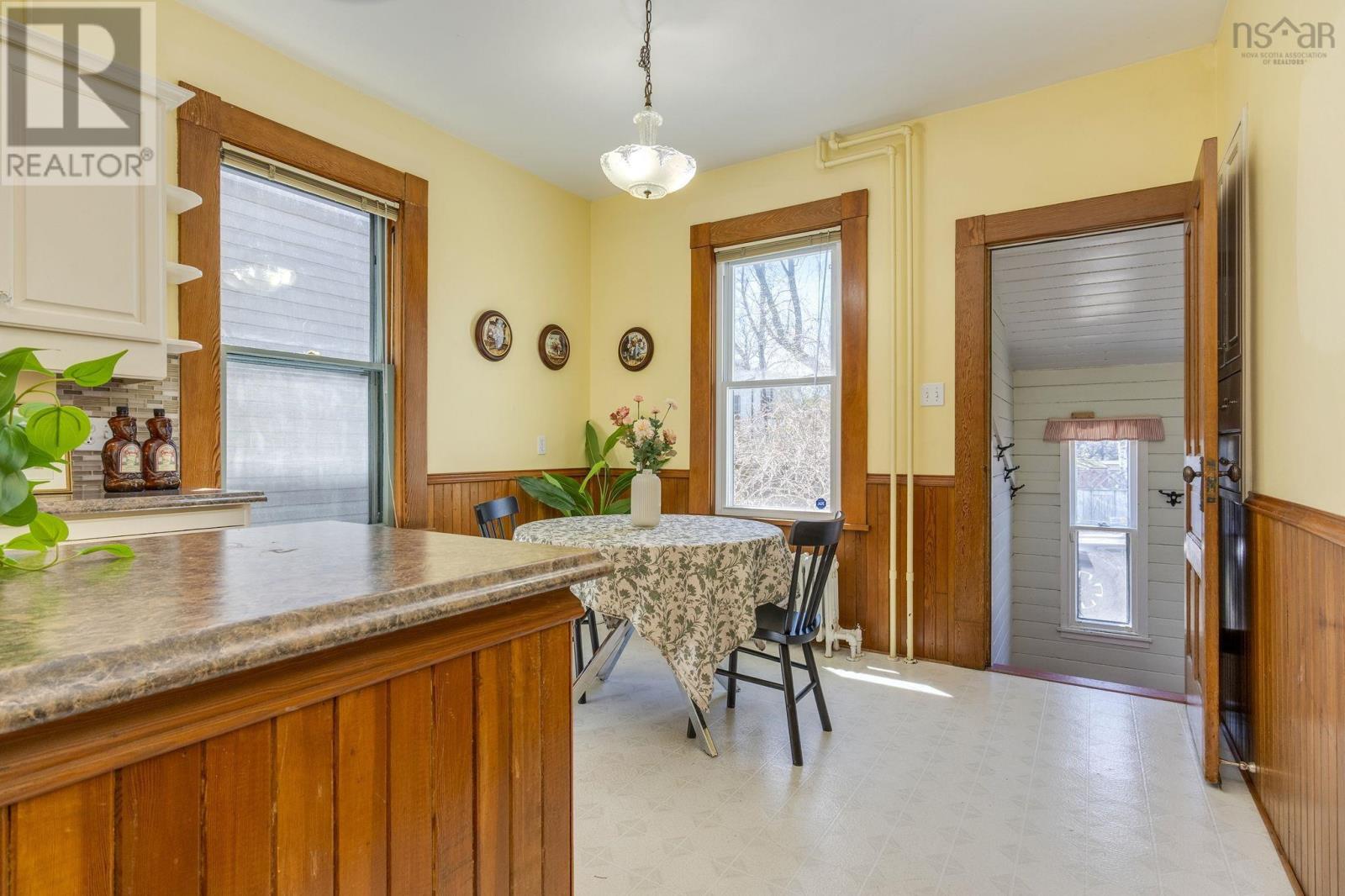 Property 22 of 47 of 2550 Dublin Street