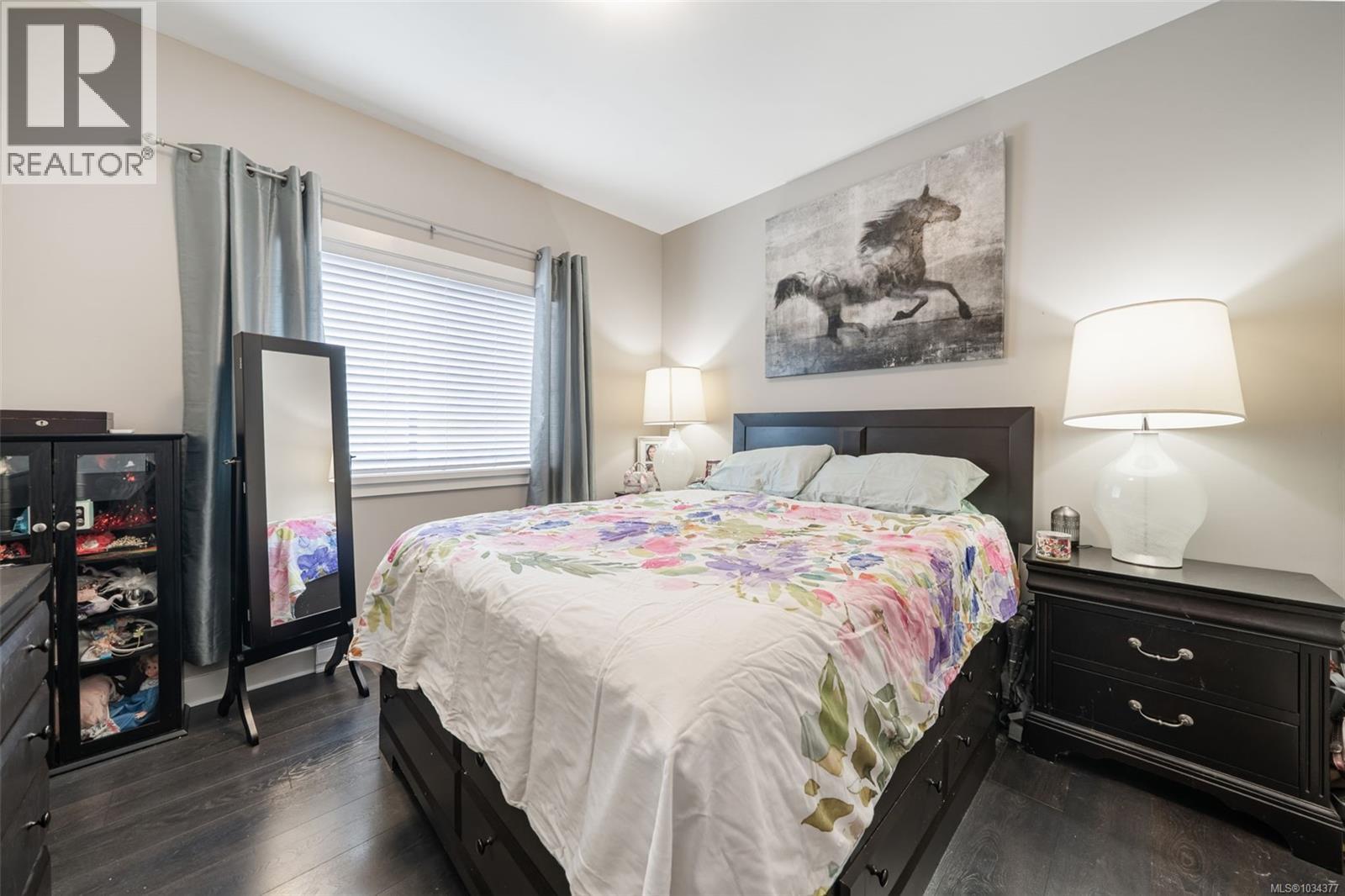 1005 Boeing Close - 15